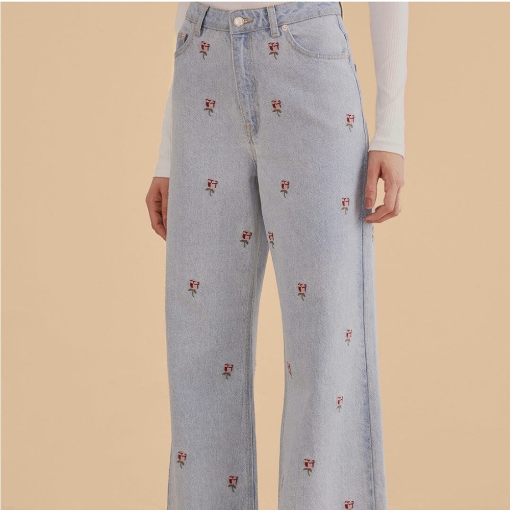 Farm Rio Size 31 Rose Embroidery Jeans